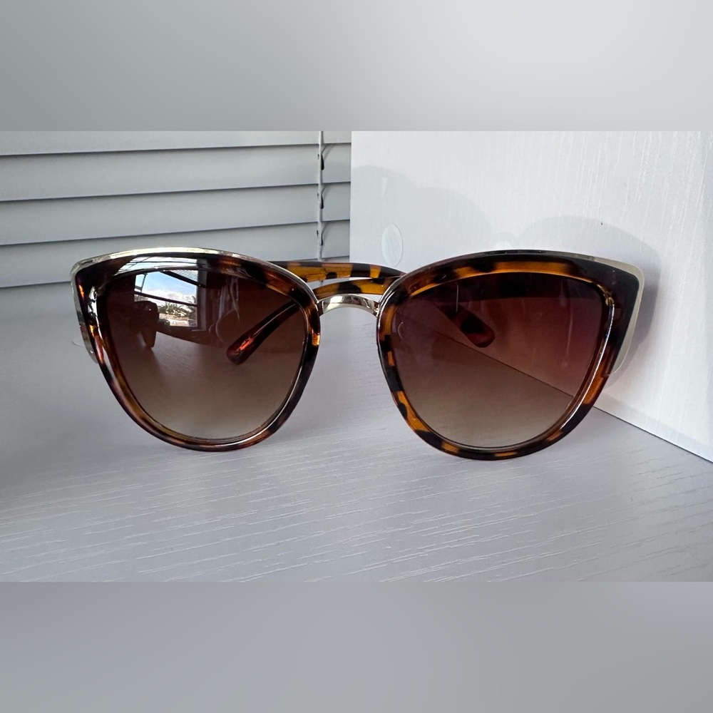 Women’s sunglasses